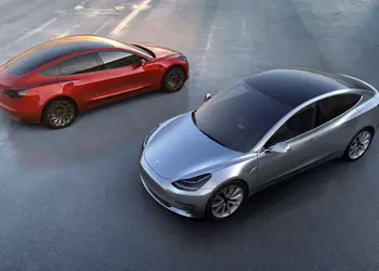 Tesla отзывает почти 820 тысяч автомобилей из-за ошибки в ПО