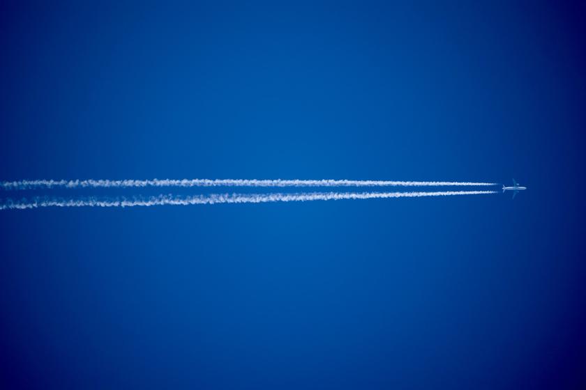 Google Flights теперь позволяет увидеть предполагаемые выбросы углекислого газа для планируемых перелетов