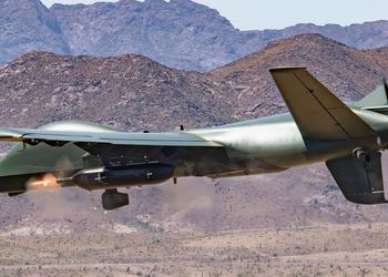 Компания GA-ASI представила кадры боевых испытаний сверхсовременного БПЛА Mojave, оснащенного двумя роторными пулеметами и 16-ю ракетами AGM-114 Hellfire