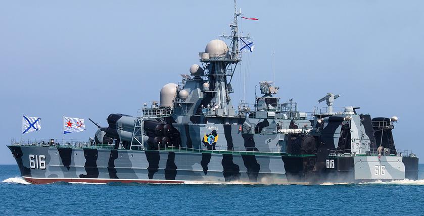 Украинский экспериментальный дрон Sea Baby с 850 кг тротила поразил российский ракетный корабль «Самум», который является носителем противокорабельных ракет «Москит»
