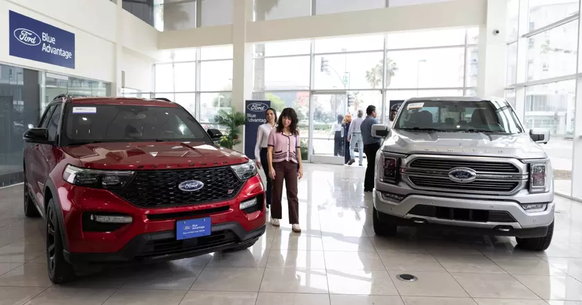 Ford начал продавать подержанные автомобили через Amazon Autos