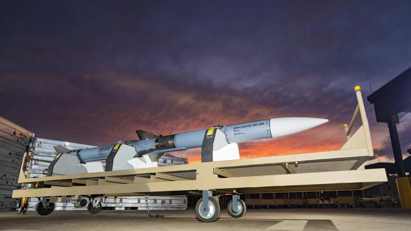 Литва хочет купить 36 ракет средней дальности AIM-120C-8 AMRAAM на сумму $100 млн для систем противовоздушной обороны NASAMS