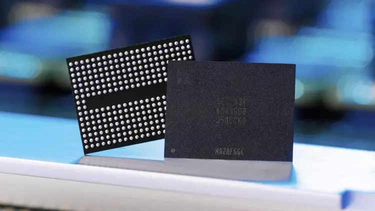 Samsung builds the world's first 900-layer ...