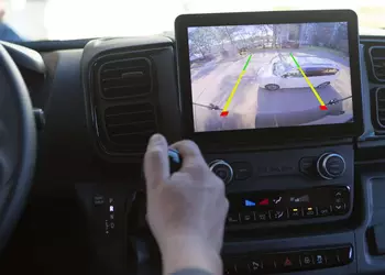 219 000 автомобилей Ram и Dodge отозваны из-за неисправных камер заднего вида