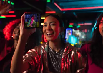 Motorola Razr 50 Ultra: раскладушка с двумя POLED-дисплеями на 165 Гц, батареей на 4000 мАч, зарядкой до 45 Вт и чипом Snapdragon 8s Gen 3 по цене от $999