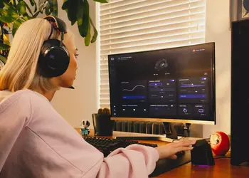 JBL представила новую линейку геймерских гарнитур Quantum на Gamescom 2025