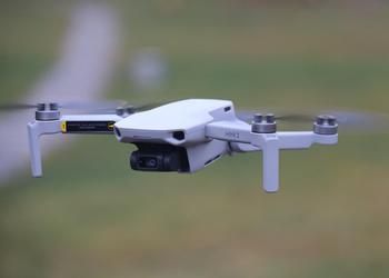 First they were collecting for a quadcopter, and now for a lawyer: a Russian truck driver was detained in Estonia for trying to smuggle a drone for the army out of the country
