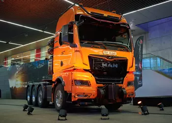 MAN представил тяжёлый тягач TGX для перевозки грузов массой до 250 тонн