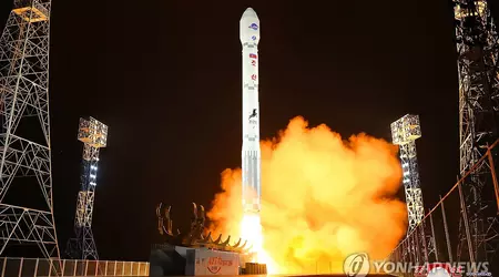 A North Korean missile exploded along with a spy satellite to monitor military targets