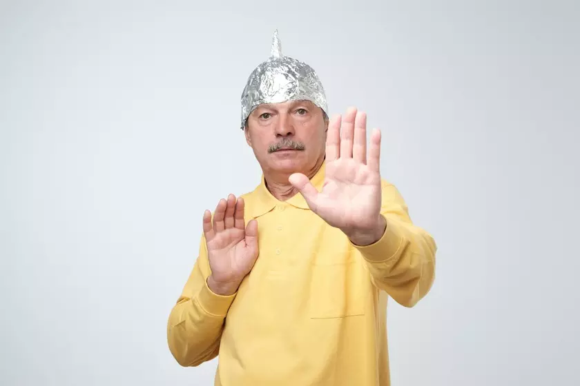 Киевстар стал продавать в своем интернет-магазине шапочки из фольги