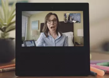 Facebook выпустит умную камеру с ИИ для видеочатов и соцсетей