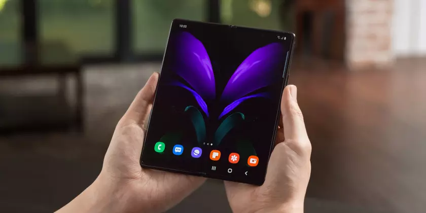 Складной смартфон Samsung Galaxy Z Fold 2 начал обновляться до Android 11