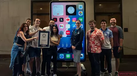 New Guinness record: bloggers made the world's largest iPhone 15 Pro Max 2 metres high and weighing more than 200kg
