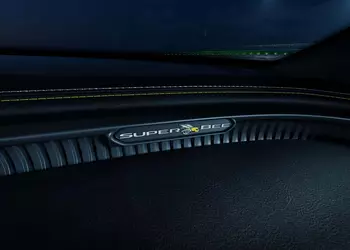 Dodge Charger Super Bee: 600 лошадиных сил и шесть цилиндров, быстрее чем Hellcat