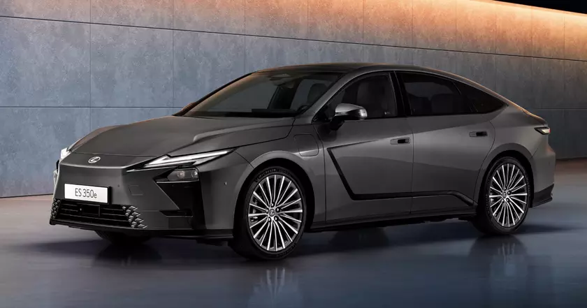 Lexus Prepares for 2026: Introducing the Plug-In Hybrid ES 350e