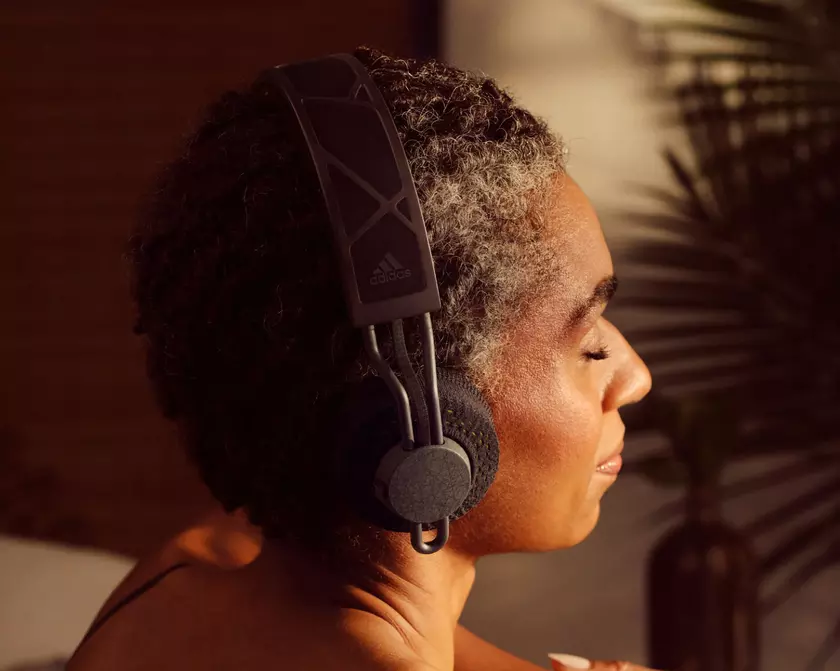 Adidas представила RPT-02 SOL: беспроводные наушники, которые могут заряжаться от солнечной энергии и искусственного света