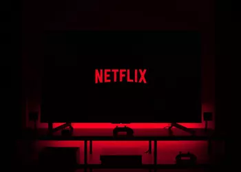 Netflix может запретить использовать один аккаунт вне семьи