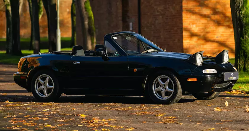 Революция на колёсах: Mazda MX-5 преобразуется в электрокар с Electrogenic