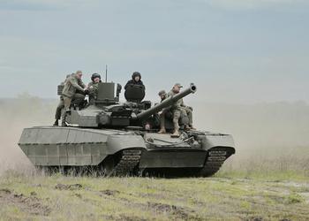 Seltene Fotos zeigen den neuesten ukrainischen Panzer BM Oplot bei Tests