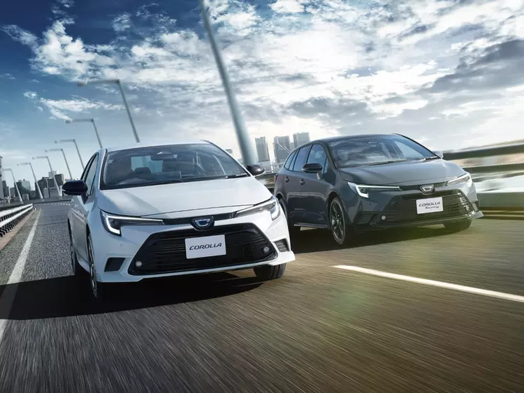 Шестьдесят лет на колесных дисках: Toyota выпустила юбилейную Corolla