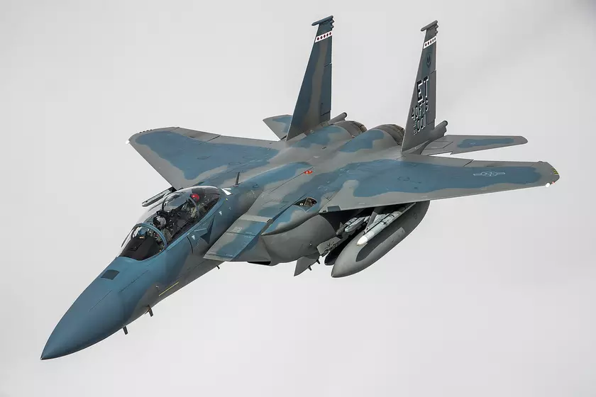 F-15EX: Новейшая версия легендарного истребителя в действии