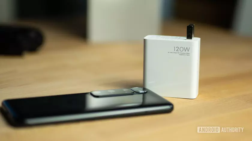 Следующий флагман Xiaomi получит быструю зарядку мощностью 150 Вт
