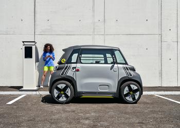 Opel Rocks-e: компактный электромобиль для двоих, которым могут управлять даже школьники