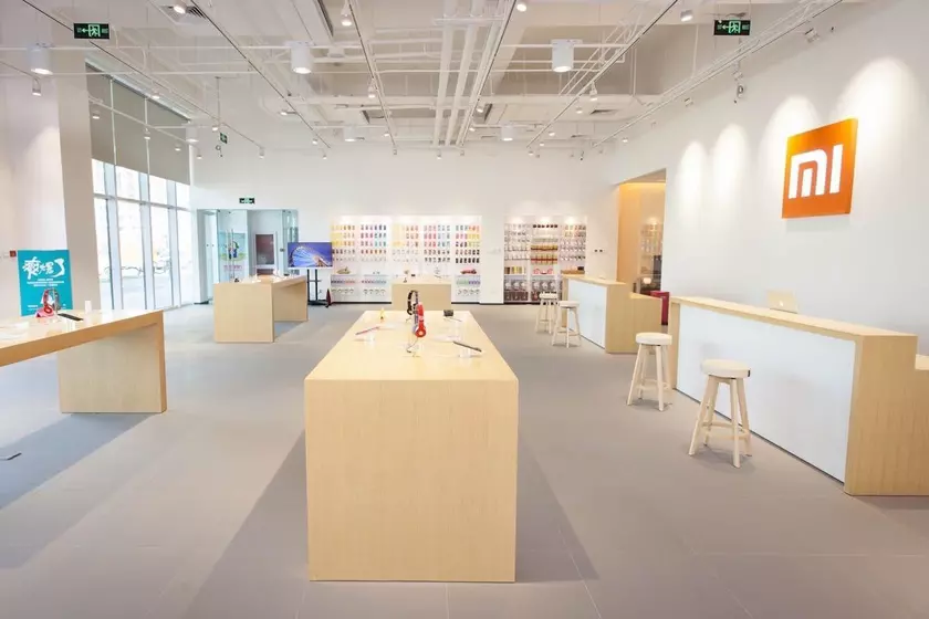 Xiaomi закрывает магазины и может отменить презентацию флагманов Mi 10 из-за коронавируса в Китае