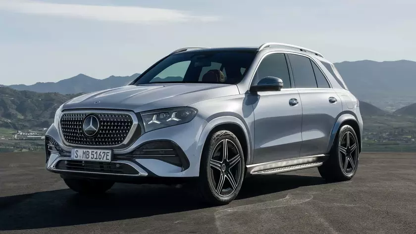 Удлиненный кроссовер Mercedes-Benz GLE L