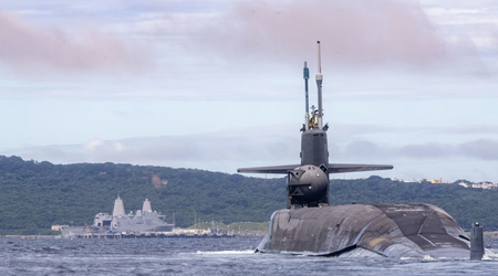 Nuklearny okręt podwodny klasy Ohio USS Michigan przewożący 154 pociski manewrujące Tomahawk przybywa do Korei Południowej po raz pierwszy od 2017 r.