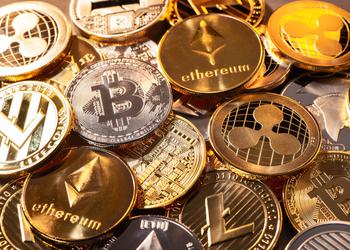 Bitcoin тащит всех вниз – курс самых популярных криптовалют упал на 15-26%