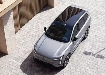 Большое обновление Volvo EX90: дополнительные функции и еще более быстрая зарядка