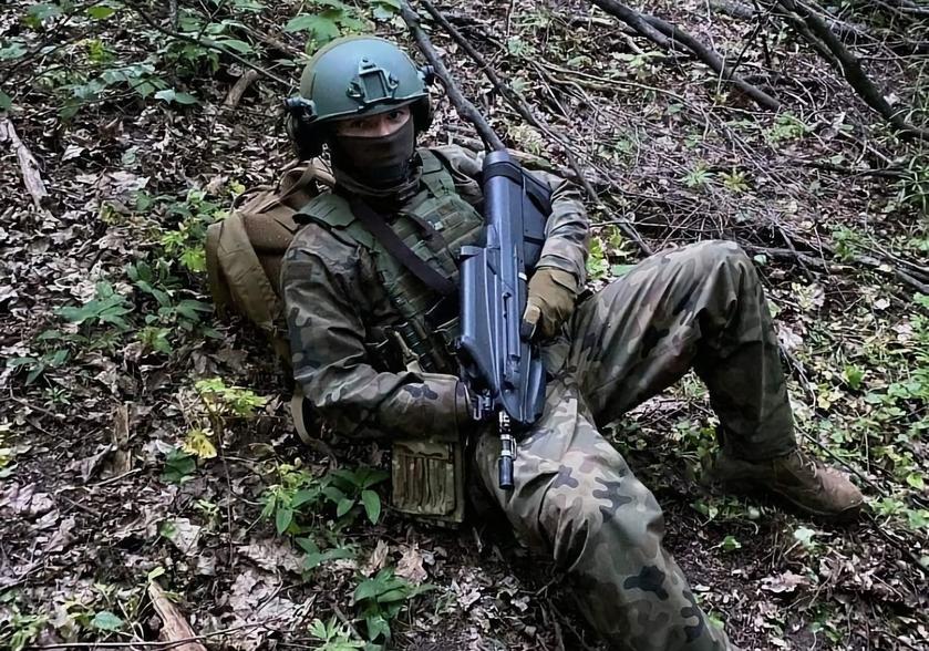 Ukrainian military received Belgian FN F2000 assault rifles