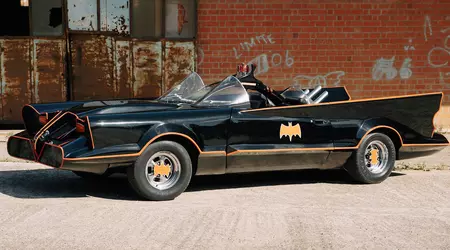 Авто для колекціонерів: на продаж виставили репліку "Бетмобіля" 60-х років