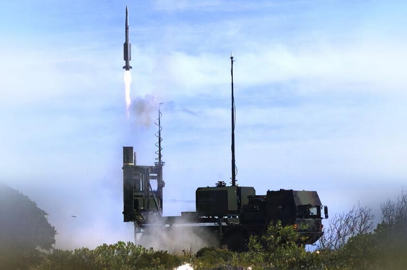 IRIS-T сбивает 9 ракет из 10: Премьер-министр Украины Денис Шмыгаль рассказал про эффективность немецкого ЗРК