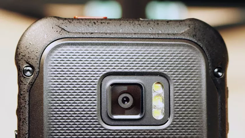 Неубиваемый смартфон Samsung Galaxy XCover 5 появился на рендере и прошел сертификацию