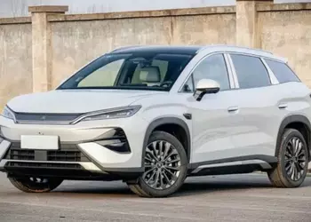 BYD Song Ultra EV представлен перед стартом предзаказов в Китае