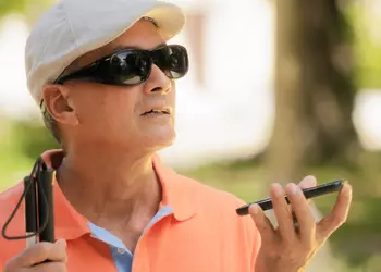 Розмова в темряві: як користуються смартфонами ...