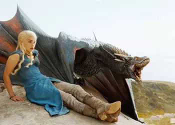 Зима близко: «Игра престолов» внутри и снаружи