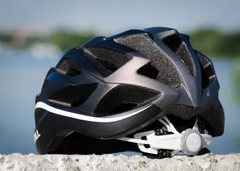 Обзор умного велошлема Livall BH62