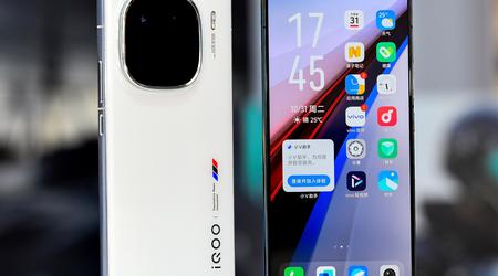 Flat skjerm, to farger og et stort utstikk for kameraet: En innsider har avslørt bilder av høy kvalitet av iQOO 12.