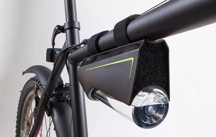 Устройство Fontus собирает питьевую воду из воздуха