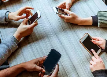 Канадские учёные назвали самые «смартфонозависимые» страны в мире