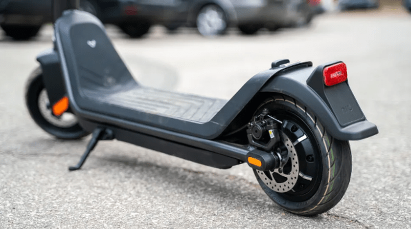 NIU KQi3 Pro Scooter