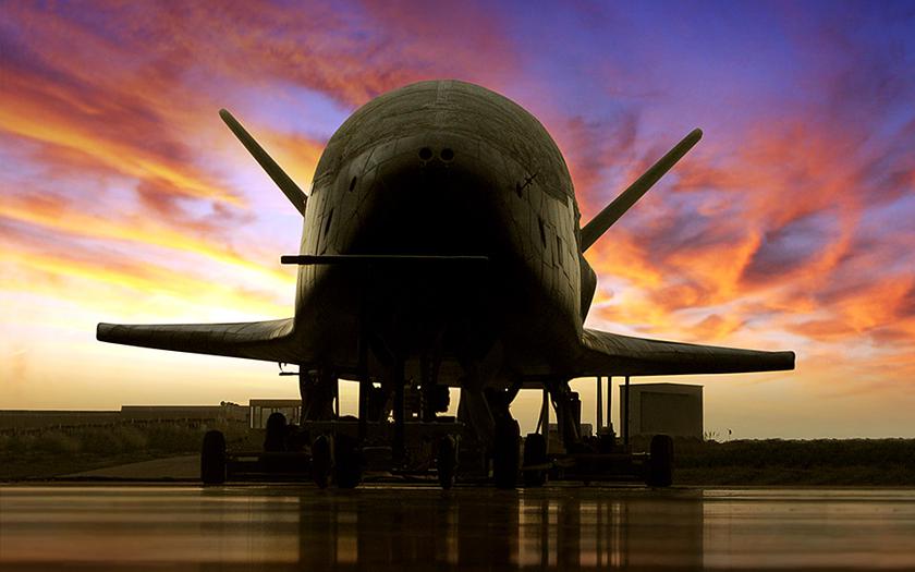 Таинственный военный дрон NASA Boeing X-37B находится на орбите 780 дней и установил новый рекорд космического полёта