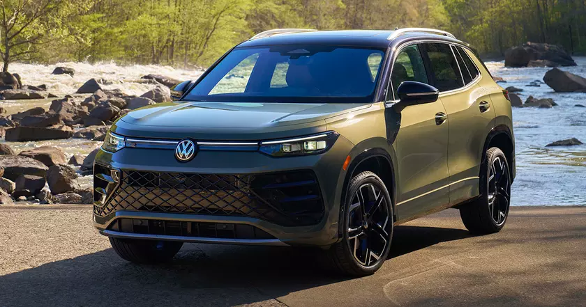 Volkswagen Tiguan SEL R-Line: A Turbocharged Blend of Style and Power