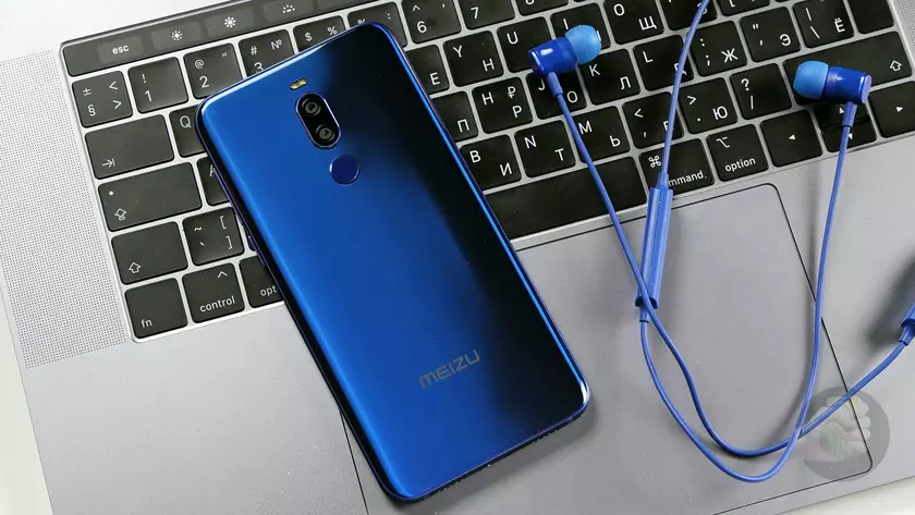 Meizu X8 — теперь и в градиентной расцветке