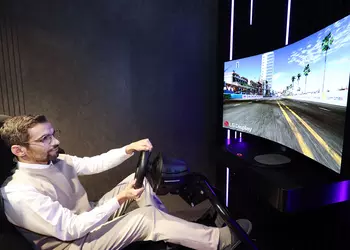 LG везет на выставку CES 2021 48-дюймовый гибкий игровой OLED-монитор