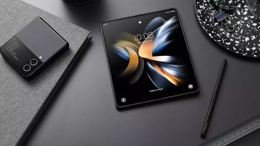 Неожиданно: Apple вошла в число самых популярных брендов складных телефонов, хотя еще ни одного не выпустила