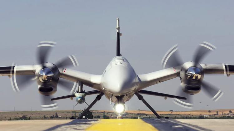 Les drones Bayraktar Akinci recevront de nouveaux radars actifs à réseau phasé turcs avant les chasseurs F-16 Fighting Falcon